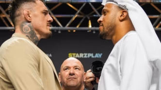 Tom Aspinall encara Cyril Gane antes da luta principal do UFC 321