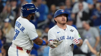 Estádio em Toronto durante o Jogo 2 da World Series entre Blue Jays e Dodgers.