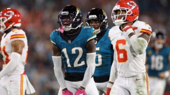 Travis Hunter em ação pelo Jaguars, buscando maior participação ofensiva.