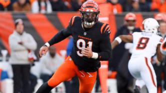 Trey Hendrickson em ação pela NFL.