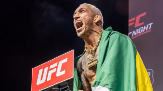Charles Do Bronx em momento de tensão antes da luta no UFC Rio.