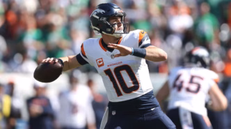 Bo Nix, quarterback dos Denver Broncos, em ação durante a partida da Semana 6 da NFL.