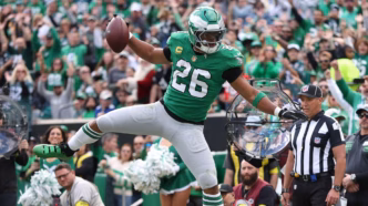 Saquon Barkley comemora touchdown pelo Philadelphia Eagles na Semana 8 da NFL.