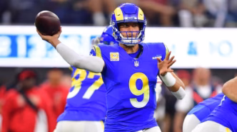 Matthew Stafford, quarterback dos Los Angeles Rams, em ação.