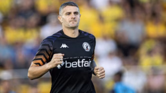 Pablo Vegetti em campo pelo Vasco durante partida.