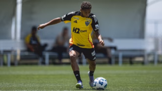 Gabriel Veneno é relacionado pela primeira vez no Atlético-MG