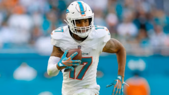 Jaylen Waddle em ação pelo Miami Dolphins.
