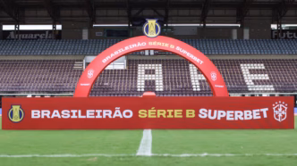 Estádio Fonte Luminosa, em Araraquara, palco do jogo entre Ferroviária e América-MG pela Série B.