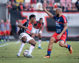 Jogadores do Joinville e Marcílio Dias em campo pela Série D do Brasileiro 2026.