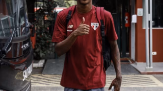 Isac Silva, zagueiro do sub-20 do São Paulo, relacionado para o jogo contra o Fortaleza.