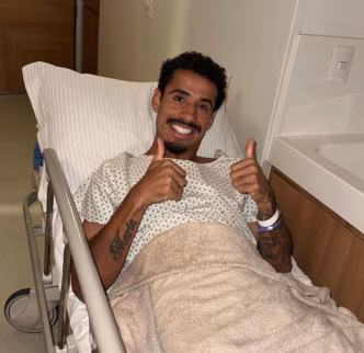 Lucas Evangelista em recuperação após cirurgia na coxa direita com o Palmeiras.