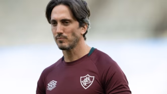 Zubeldía, treinador do Fluminense, em partida pelo Brasileirão.
